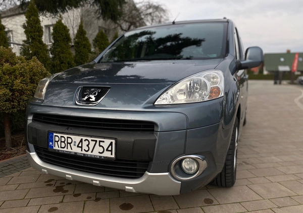 Peugeot Partner cena 27500 przebieg: 122000, rok produkcji 2011 z Radłów małe 436